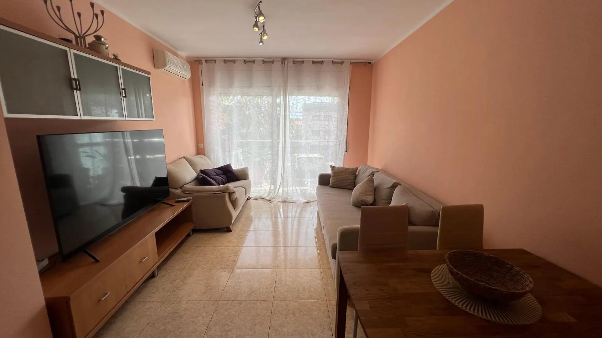 Camelia Apartment 滨海略雷特