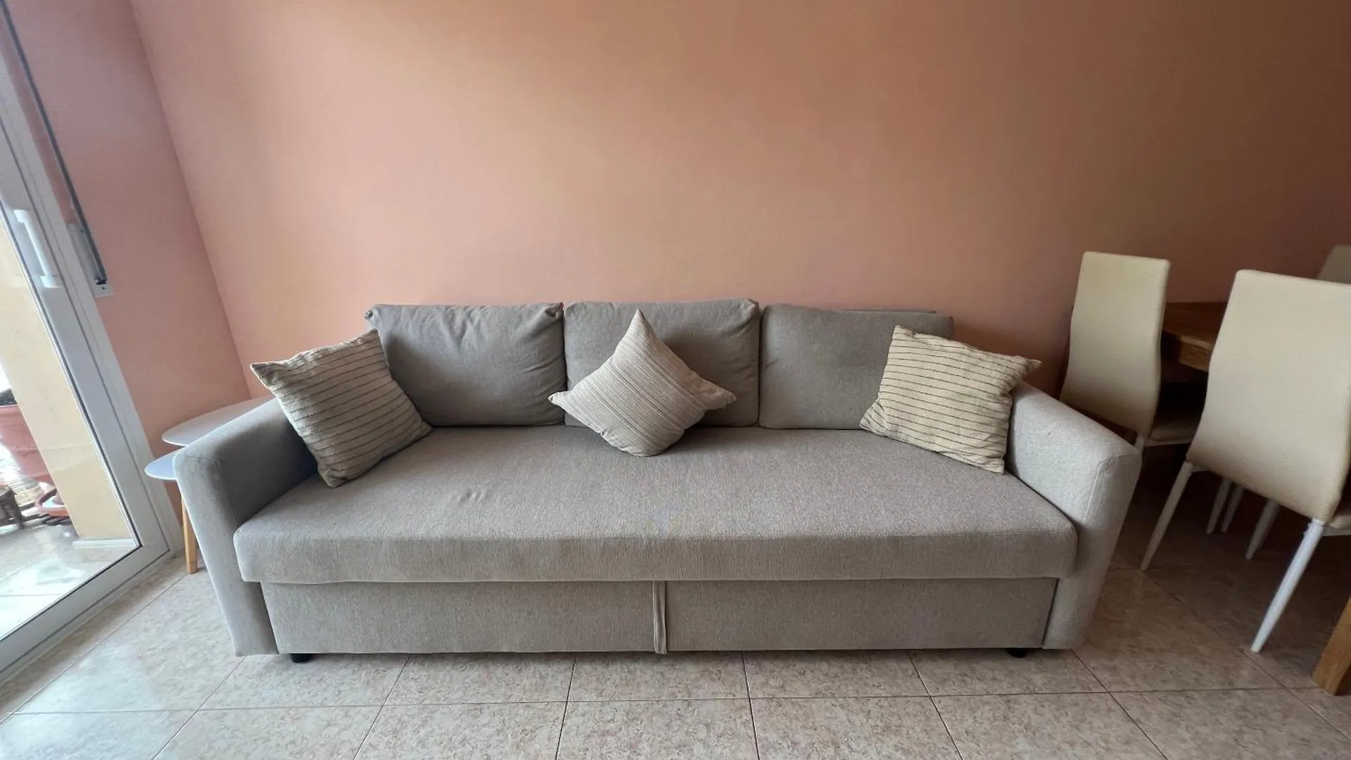 Camelia Apartment 滨海略雷特